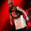 Am Freitag ging es im ausverkauften Kaminwerk in Memmingen heiß her. "Völkerball", die 2008 gegründete Rammstein Tribute Band aus Koblenz mit Sänger und Frontmann René Anlauff, eröffnete die Konzertsaison '23 im Kaminwerk. 
[embedcode=a3eam6gaobe][/embedcode]
Über 2 Stunden lang Titel von Rammstein mit dazugehöriger Bühnen und Pyroshow ließen keine Wünsche offen und das Publikum dankte es, indem viele Titel lautstark mitgesungen wurden. Auch die legendären Bootsfahrt von Keyboarder Andi über die Köpfe der Zuschauer durfte nicht fehlen.
"Heldmaschine" kommt im MärzAm 25. März ist "Heldmaschine", ein Parallelprojekt zu Völkerball, im Kaminwerk zu Gast. Mit fast der gleichen Besetzung gibt es hier nur eigene Titel mit mehr elektronischen Elementen. Man merkt zwar die Entstehung aus Völkerball durch die musikalische Ähnlichkeit, aber von Rammstein wird hier kein einziger Titel gecovert.