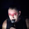 Am Freitag ging es im ausverkauften Kaminwerk in Memmingen heiß her. "Völkerball", die 2008 gegründete Rammstein Tribute Band aus Koblenz mit Sänger und Frontmann René Anlauff, eröffnete die Konzertsaison '23 im Kaminwerk. 
[embedcode=a3eam6gaobe][/embedcode]
Über 2 Stunden lang Titel von Rammstein mit dazugehöriger Bühnen und Pyroshow ließen keine Wünsche offen und das Publikum dankte es, indem viele Titel lautstark mitgesungen wurden. Auch die legendären Bootsfahrt von Keyboarder Andi über die Köpfe der Zuschauer durfte nicht fehlen.
"Heldmaschine" kommt im MärzAm 25. März ist "Heldmaschine", ein Parallelprojekt zu Völkerball, im Kaminwerk zu Gast. Mit fast der gleichen Besetzung gibt es hier nur eigene Titel mit mehr elektronischen Elementen. Man merkt zwar die Entstehung aus Völkerball durch die musikalische Ähnlichkeit, aber von Rammstein wird hier kein einziger Titel gecovert.