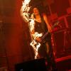 Am Freitag ging es im ausverkauften Kaminwerk in Memmingen heiß her. "Völkerball", die 2008 gegründete Rammstein Tribute Band aus Koblenz mit Sänger und Frontmann René Anlauff, eröffnete die Konzertsaison '23 im Kaminwerk. 
[embedcode=a3eam6gaobe][/embedcode]
Über 2 Stunden lang Titel von Rammstein mit dazugehöriger Bühnen und Pyroshow ließen keine Wünsche offen und das Publikum dankte es, indem viele Titel lautstark mitgesungen wurden. Auch die legendären Bootsfahrt von Keyboarder Andi über die Köpfe der Zuschauer durfte nicht fehlen.
"Heldmaschine" kommt im MärzAm 25. März ist "Heldmaschine", ein Parallelprojekt zu Völkerball, im Kaminwerk zu Gast. Mit fast der gleichen Besetzung gibt es hier nur eigene Titel mit mehr elektronischen Elementen. Man merkt zwar die Entstehung aus Völkerball durch die musikalische Ähnlichkeit, aber von Rammstein wird hier kein einziger Titel gecovert.