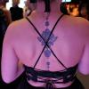 Beim Allgäuer Presseball 2023 am Samstag den 11. Februar in der Bigbox in Kempten zeigten sich die Gäste von ihrer schicksten und elegantesten Seite. Dabei sorgten nicht nur besondere Kleider und Outfits für Hingucker, sondern auch Haarprachten und Körperkunst. Von der eleganten Hochsteckfrisur über wallende Locken bis hin zu fein eingearbeiteten Perlen in die Haare, war frisurtechnisch alles vertreten. Bei einigen Ball-Besuchern waren es jedoch auch die kunstvollen Tattoos, die die Blicke auf sich zogen.