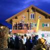 Bei idealen Bedingungen startete am Freitagabend der diesjährige Nachtumzug in Schöllang. Zahlreiche Besucher bestaunten die 30 Gruppen und kreativ dekorierten Wagen.