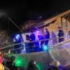 Bei idealen Bedingungen startete am Freitagabend der diesjährige Nachtumzug in Schöllang. Zahlreiche Besucher bestaunten die 30 Gruppen und kreativ dekorierten Wagen.