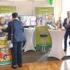 Zum siebten Mal fand am Samstag, 11. Februar 2023 die Messe "Freiraum" in der Memminger Stadthalle statt. Die Messe "Freiraum" steht für Job, Bildung und Gründung. Über 60 regionale Arbeitgeber und Bildungsinstitute informieren und beraten mit ihren Experten über Job und Karrieremöglichkeiten. 
"Jobwall" mit StellenangebotenFür Suchende nach einem passenden Arbeitsplatz standen die Bundesagentur für Arbeit und die Interessenvertretung 50+ zur Verfügung. Es gab außerdem eine "Jobwall", die einen Überblick über die aktuellen Stellenangebote geboten hat, und dabei die Möglichkeit, sich direkt bei den ausstellenden Firmen vor Ort zu bewerben. Auch bot sich ein Vortragsprogramm an, bei dem Referenten über Themen wie Fachkräftemangel, Wandel in Zeiten der Digitalisierung und berufliche Neuorientierung berieten.