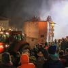 Bei idealen Bedingungen startete am Freitagabend der diesjährige Nachtumzug in Schöllang. Zahlreiche Besucher bestaunten die 30 Gruppen und kreativ dekorierten Wagen.