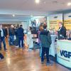 Zum siebten Mal fand am Samstag, 11. Februar 2023 die Messe "Freiraum" in der Memminger Stadthalle statt. Die Messe "Freiraum" steht für Job, Bildung und Gründung. Über 60 regionale Arbeitgeber und Bildungsinstitute informieren und beraten mit ihren Experten über Job und Karrieremöglichkeiten. 
"Jobwall" mit StellenangebotenFür Suchende nach einem passenden Arbeitsplatz standen die Bundesagentur für Arbeit und die Interessenvertretung 50+ zur Verfügung. Es gab außerdem eine "Jobwall", die einen Überblick über die aktuellen Stellenangebote geboten hat, und dabei die Möglichkeit, sich direkt bei den ausstellenden Firmen vor Ort zu bewerben. Auch bot sich ein Vortragsprogramm an, bei dem Referenten über Themen wie Fachkräftemangel, Wandel in Zeiten der Digitalisierung und berufliche Neuorientierung berieten.
