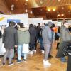 Zum siebten Mal fand am Samstag, 11. Februar 2023 die Messe "Freiraum" in der Memminger Stadthalle statt. Die Messe "Freiraum" steht für Job, Bildung und Gründung. Über 60 regionale Arbeitgeber und Bildungsinstitute informieren und beraten mit ihren Experten über Job und Karrieremöglichkeiten. 
"Jobwall" mit StellenangebotenFür Suchende nach einem passenden Arbeitsplatz standen die Bundesagentur für Arbeit und die Interessenvertretung 50+ zur Verfügung. Es gab außerdem eine "Jobwall", die einen Überblick über die aktuellen Stellenangebote geboten hat, und dabei die Möglichkeit, sich direkt bei den ausstellenden Firmen vor Ort zu bewerben. Auch bot sich ein Vortragsprogramm an, bei dem Referenten über Themen wie Fachkräftemangel, Wandel in Zeiten der Digitalisierung und berufliche Neuorientierung berieten.