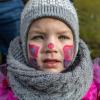Nach vier Jahren Pause gab es am Samstag den 6. Günzer Karnevalszug. Bei fast frühlingshaftem Wetter zogen 350 Teilnehmer - von Kindergartenkindern bis hin zu den Wilden 70-ern - mit liebevoll gestalteten Kostümen und Wagen die Dorfstraße lang. Das Kinderprinzenpaar Paula I. und Timo I. haben von ihrer Burg aus den fast 4.000 Zuschauern zugewinkt. Für die musikalische Unterstützung im Zug sorgten die Westerheimer Musikanten und die Laub'ner Blasmusik.
 
Fotos: Thomas Weigert
 
 
 