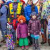 Nach vier Jahren Pause gab es am Samstag den 6. Günzer Karnevalszug. Bei fast frühlingshaftem Wetter zogen 350 Teilnehmer - von Kindergartenkindern bis hin zu den Wilden 70-ern - mit liebevoll gestalteten Kostümen und Wagen die Dorfstraße lang. Das Kinderprinzenpaar Paula I. und Timo I. haben von ihrer Burg aus den fast 4.000 Zuschauern zugewinkt. Für die musikalische Unterstützung im Zug sorgten die Westerheimer Musikanten und die Laub'ner Blasmusik.
 
Fotos: Thomas Weigert
 
 
 