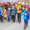 Nach vier Jahren Pause gab es am Samstag den 6. Günzer Karnevalszug. Bei fast frühlingshaftem Wetter zogen 350 Teilnehmer - von Kindergartenkindern bis hin zu den Wilden 70-ern - mit liebevoll gestalteten Kostümen und Wagen die Dorfstraße lang. Das Kinderprinzenpaar Paula I. und Timo I. haben von ihrer Burg aus den fast 4.000 Zuschauern zugewinkt. Für die musikalische Unterstützung im Zug sorgten die Westerheimer Musikanten und die Laub'ner Blasmusik.
 
Fotos: Thomas Weigert
 
 
 