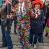 Nach vier Jahren Pause gab es am Samstag den 6. Günzer Karnevalszug. Bei fast frühlingshaftem Wetter zogen 350 Teilnehmer - von Kindergartenkindern bis hin zu den Wilden 70-ern - mit liebevoll gestalteten Kostümen und Wagen die Dorfstraße lang. Das Kinderprinzenpaar Paula I. und Timo I. haben von ihrer Burg aus den fast 4.000 Zuschauern zugewinkt. Für die musikalische Unterstützung im Zug sorgten die Westerheimer Musikanten und die Laub'ner Blasmusik.
 
Fotos: Thomas Weigert
 
 
 
