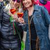 Nach vier Jahren Pause gab es am Samstag den 6. Günzer Karnevalszug. Bei fast frühlingshaftem Wetter zogen 350 Teilnehmer - von Kindergartenkindern bis hin zu den Wilden 70-ern - mit liebevoll gestalteten Kostümen und Wagen die Dorfstraße lang. Das Kinderprinzenpaar Paula I. und Timo I. haben von ihrer Burg aus den fast 4.000 Zuschauern zugewinkt. Für die musikalische Unterstützung im Zug sorgten die Westerheimer Musikanten und die Laub'ner Blasmusik.
 
Fotos: Thomas Weigert
 
 
 