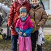 Nach vier Jahren Pause gab es am Samstag den 6. Günzer Karnevalszug. Bei fast frühlingshaftem Wetter zogen 350 Teilnehmer - von Kindergartenkindern bis hin zu den Wilden 70-ern - mit liebevoll gestalteten Kostümen und Wagen die Dorfstraße lang. Das Kinderprinzenpaar Paula I. und Timo I. haben von ihrer Burg aus den fast 4.000 Zuschauern zugewinkt. Für die musikalische Unterstützung im Zug sorgten die Westerheimer Musikanten und die Laub'ner Blasmusik.
 
Fotos: Thomas Weigert
 
 
 