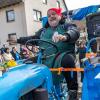 Nach vier Jahren Pause gab es am Samstag den 6. Günzer Karnevalszug. Bei fast frühlingshaftem Wetter zogen 350 Teilnehmer - von Kindergartenkindern bis hin zu den Wilden 70-ern - mit liebevoll gestalteten Kostümen und Wagen die Dorfstraße lang. Das Kinderprinzenpaar Paula I. und Timo I. haben von ihrer Burg aus den fast 4.000 Zuschauern zugewinkt. Für die musikalische Unterstützung im Zug sorgten die Westerheimer Musikanten und die Laub'ner Blasmusik.
 
Fotos: Thomas Weigert
 
 
 