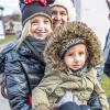 Nach vier Jahren Pause gab es am Samstag den 6. Günzer Karnevalszug. Bei fast frühlingshaftem Wetter zogen 350 Teilnehmer - von Kindergartenkindern bis hin zu den Wilden 70-ern - mit liebevoll gestalteten Kostümen und Wagen die Dorfstraße lang. Das Kinderprinzenpaar Paula I. und Timo I. haben von ihrer Burg aus den fast 4.000 Zuschauern zugewinkt. Für die musikalische Unterstützung im Zug sorgten die Westerheimer Musikanten und die Laub'ner Blasmusik.
 
Fotos: Thomas Weigert
 
 
 