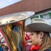 Nach vier Jahren Pause gab es am Samstag den 6. Günzer Karnevalszug. Bei fast frühlingshaftem Wetter zogen 350 Teilnehmer - von Kindergartenkindern bis hin zu den Wilden 70-ern - mit liebevoll gestalteten Kostümen und Wagen die Dorfstraße lang. Das Kinderprinzenpaar Paula I. und Timo I. haben von ihrer Burg aus den fast 4.000 Zuschauern zugewinkt. Für die musikalische Unterstützung im Zug sorgten die Westerheimer Musikanten und die Laub'ner Blasmusik.
 
Fotos: Thomas Weigert
 
 
 