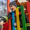 Nach vier Jahren Pause gab es am Samstag den 6. Günzer Karnevalszug. Bei fast frühlingshaftem Wetter zogen 350 Teilnehmer - von Kindergartenkindern bis hin zu den Wilden 70-ern - mit liebevoll gestalteten Kostümen und Wagen die Dorfstraße lang. Das Kinderprinzenpaar Paula I. und Timo I. haben von ihrer Burg aus den fast 4.000 Zuschauern zugewinkt. Für die musikalische Unterstützung im Zug sorgten die Westerheimer Musikanten und die Laub'ner Blasmusik.
 
Fotos: Thomas Weigert
 
 
 