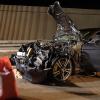 Bei einem Unfall auf der A8 am Freitag ist ein hoher Schaden entstanden. Ein Autofahrer wollte einem VW-Bus ausweichen und stieß dabei mit einem Wohnwagen zusammen.