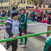 Nach vier Jahren Pause gab es am Samstag den 6. Günzer Karnevalszug. Bei fast frühlingshaftem Wetter zogen 350 Teilnehmer - von Kindergartenkindern bis hin zu den Wilden 70-ern - mit liebevoll gestalteten Kostümen und Wagen die Dorfstraße lang. Das Kinderprinzenpaar Paula I. und Timo I. haben von ihrer Burg aus den fast 4.000 Zuschauern zugewinkt. Für die musikalische Unterstützung im Zug sorgten die Westerheimer Musikanten und die Laub'ner Blasmusik.
 
Fotos: Thomas Weigert
 
 
 