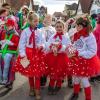 Nach vier Jahren Pause gab es am Samstag den 6. Günzer Karnevalszug. Bei fast frühlingshaftem Wetter zogen 350 Teilnehmer - von Kindergartenkindern bis hin zu den Wilden 70-ern - mit liebevoll gestalteten Kostümen und Wagen die Dorfstraße lang. Das Kinderprinzenpaar Paula I. und Timo I. haben von ihrer Burg aus den fast 4.000 Zuschauern zugewinkt. Für die musikalische Unterstützung im Zug sorgten die Westerheimer Musikanten und die Laub'ner Blasmusik.
 
Fotos: Thomas Weigert
 
 
 