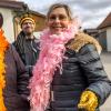 Nach vier Jahren Pause gab es am Samstag den 6. Günzer Karnevalszug. Bei fast frühlingshaftem Wetter zogen 350 Teilnehmer - von Kindergartenkindern bis hin zu den Wilden 70-ern - mit liebevoll gestalteten Kostümen und Wagen die Dorfstraße lang. Das Kinderprinzenpaar Paula I. und Timo I. haben von ihrer Burg aus den fast 4.000 Zuschauern zugewinkt. Für die musikalische Unterstützung im Zug sorgten die Westerheimer Musikanten und die Laub'ner Blasmusik.
 
Fotos: Thomas Weigert
 
 
 