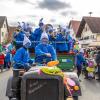 Nach vier Jahren Pause gab es am Samstag den 6. Günzer Karnevalszug. Bei fast frühlingshaftem Wetter zogen 350 Teilnehmer - von Kindergartenkindern bis hin zu den Wilden 70-ern - mit liebevoll gestalteten Kostümen und Wagen die Dorfstraße lang. Das Kinderprinzenpaar Paula I. und Timo I. haben von ihrer Burg aus den fast 4.000 Zuschauern zugewinkt. Für die musikalische Unterstützung im Zug sorgten die Westerheimer Musikanten und die Laub'ner Blasmusik.
 
Fotos: Thomas Weigert
 
 
 
