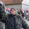 Nach vier Jahren Pause gab es am Samstag den 6. Günzer Karnevalszug. Bei fast frühlingshaftem Wetter zogen 350 Teilnehmer - von Kindergartenkindern bis hin zu den Wilden 70-ern - mit liebevoll gestalteten Kostümen und Wagen die Dorfstraße lang. Das Kinderprinzenpaar Paula I. und Timo I. haben von ihrer Burg aus den fast 4.000 Zuschauern zugewinkt. Für die musikalische Unterstützung im Zug sorgten die Westerheimer Musikanten und die Laub'ner Blasmusik.
 
Fotos: Thomas Weigert
 
 
 
