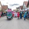Nach vier Jahren Pause gab es am Samstag den 6. Günzer Karnevalszug. Bei fast frühlingshaftem Wetter zogen 350 Teilnehmer - von Kindergartenkindern bis hin zu den Wilden 70-ern - mit liebevoll gestalteten Kostümen und Wagen die Dorfstraße lang. Das Kinderprinzenpaar Paula I. und Timo I. haben von ihrer Burg aus den fast 4.000 Zuschauern zugewinkt. Für die musikalische Unterstützung im Zug sorgten die Westerheimer Musikanten und die Laub'ner Blasmusik.
 
Fotos: Thomas Weigert
 
 
 