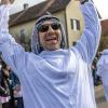 Nach vier Jahren Pause gab es am Samstag den 6. Günzer Karnevalszug. Bei fast frühlingshaftem Wetter zogen 350 Teilnehmer - von Kindergartenkindern bis hin zu den Wilden 70-ern - mit liebevoll gestalteten Kostümen und Wagen die Dorfstraße lang. Das Kinderprinzenpaar Paula I. und Timo I. haben von ihrer Burg aus den fast 4.000 Zuschauern zugewinkt. Für die musikalische Unterstützung im Zug sorgten die Westerheimer Musikanten und die Laub'ner Blasmusik.
 
Fotos: Thomas Weigert
 
 
 
