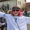 Nach vier Jahren Pause gab es am Samstag den 6. Günzer Karnevalszug. Bei fast frühlingshaftem Wetter zogen 350 Teilnehmer - von Kindergartenkindern bis hin zu den Wilden 70-ern - mit liebevoll gestalteten Kostümen und Wagen die Dorfstraße lang. Das Kinderprinzenpaar Paula I. und Timo I. haben von ihrer Burg aus den fast 4.000 Zuschauern zugewinkt. Für die musikalische Unterstützung im Zug sorgten die Westerheimer Musikanten und die Laub'ner Blasmusik.
 
Fotos: Thomas Weigert
 
 
 