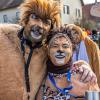 Nach vier Jahren Pause gab es am Samstag den 6. Günzer Karnevalszug. Bei fast frühlingshaftem Wetter zogen 350 Teilnehmer - von Kindergartenkindern bis hin zu den Wilden 70-ern - mit liebevoll gestalteten Kostümen und Wagen die Dorfstraße lang. Das Kinderprinzenpaar Paula I. und Timo I. haben von ihrer Burg aus den fast 4.000 Zuschauern zugewinkt. Für die musikalische Unterstützung im Zug sorgten die Westerheimer Musikanten und die Laub'ner Blasmusik.
 
Fotos: Thomas Weigert
 
 
 