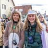 Nach vier Jahren Pause gab es am Samstag den 6. Günzer Karnevalszug. Bei fast frühlingshaftem Wetter zogen 350 Teilnehmer - von Kindergartenkindern bis hin zu den Wilden 70-ern - mit liebevoll gestalteten Kostümen und Wagen die Dorfstraße lang. Das Kinderprinzenpaar Paula I. und Timo I. haben von ihrer Burg aus den fast 4.000 Zuschauern zugewinkt. Für die musikalische Unterstützung im Zug sorgten die Westerheimer Musikanten und die Laub'ner Blasmusik.
 
Fotos: Thomas Weigert
 
 
 