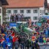 Am Faschingsumzug in Wertach haben am Sonntag 25 Wagen und 26 Fußgruppen teilgenommen. Der Wettergott war den Wertachern auch wohl gesonnen. Es blieb trocken. Einige tausend Zuschauer sahen sich den Umzug an.
 
Fotos: Christian Bischoff