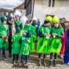 Nach vier Jahren Pause gab es am Samstag den 6. Günzer Karnevalszug. Bei fast frühlingshaftem Wetter zogen 350 Teilnehmer - von Kindergartenkindern bis hin zu den Wilden 70-ern - mit liebevoll gestalteten Kostümen und Wagen die Dorfstraße lang. Das Kinderprinzenpaar Paula I. und Timo I. haben von ihrer Burg aus den fast 4.000 Zuschauern zugewinkt. Für die musikalische Unterstützung im Zug sorgten die Westerheimer Musikanten und die Laub'ner Blasmusik.
 
Fotos: Thomas Weigert
 
 
 