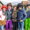 Nach vier Jahren Pause gab es am Samstag den 6. Günzer Karnevalszug. Bei fast frühlingshaftem Wetter zogen 350 Teilnehmer - von Kindergartenkindern bis hin zu den Wilden 70-ern - mit liebevoll gestalteten Kostümen und Wagen die Dorfstraße lang. Das Kinderprinzenpaar Paula I. und Timo I. haben von ihrer Burg aus den fast 4.000 Zuschauern zugewinkt. Für die musikalische Unterstützung im Zug sorgten die Westerheimer Musikanten und die Laub'ner Blasmusik.
 
Fotos: Thomas Weigert
 
 
 
