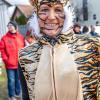 Nach vier Jahren Pause gab es am Samstag den 6. Günzer Karnevalszug. Bei fast frühlingshaftem Wetter zogen 350 Teilnehmer - von Kindergartenkindern bis hin zu den Wilden 70-ern - mit liebevoll gestalteten Kostümen und Wagen die Dorfstraße lang. Das Kinderprinzenpaar Paula I. und Timo I. haben von ihrer Burg aus den fast 4.000 Zuschauern zugewinkt. Für die musikalische Unterstützung im Zug sorgten die Westerheimer Musikanten und die Laub'ner Blasmusik.
 
Fotos: Thomas Weigert
 
 
 