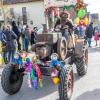 Nach vier Jahren Pause gab es am Samstag den 6. Günzer Karnevalszug. Bei fast frühlingshaftem Wetter zogen 350 Teilnehmer - von Kindergartenkindern bis hin zu den Wilden 70-ern - mit liebevoll gestalteten Kostümen und Wagen die Dorfstraße lang. Das Kinderprinzenpaar Paula I. und Timo I. haben von ihrer Burg aus den fast 4.000 Zuschauern zugewinkt. Für die musikalische Unterstützung im Zug sorgten die Westerheimer Musikanten und die Laub'ner Blasmusik.
 
Fotos: Thomas Weigert
 
 
 