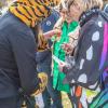 Nach vier Jahren Pause gab es am Samstag den 6. Günzer Karnevalszug. Bei fast frühlingshaftem Wetter zogen 350 Teilnehmer - von Kindergartenkindern bis hin zu den Wilden 70-ern - mit liebevoll gestalteten Kostümen und Wagen die Dorfstraße lang. Das Kinderprinzenpaar Paula I. und Timo I. haben von ihrer Burg aus den fast 4.000 Zuschauern zugewinkt. Für die musikalische Unterstützung im Zug sorgten die Westerheimer Musikanten und die Laub'ner Blasmusik.
 
Fotos: Thomas Weigert
 
 
 