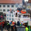 Am Faschingsumzug in Wertach haben am Sonntag 25 Wagen und 26 Fußgruppen teilgenommen. Der Wettergott war den Wertachern auch wohl gesonnen. Es blieb trocken. Einige tausend Zuschauer sahen sich den Umzug an.
 
Fotos: Christian Bischoff