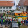 Am Faschingsumzug in Wertach haben am Sonntag 25 Wagen und 26 Fußgruppen teilgenommen. Der Wettergott war den Wertachern auch wohl gesonnen. Es blieb trocken. Einige tausend Zuschauer sahen sich den Umzug an.
 
Fotos: Christian Bischoff