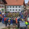 Am Faschingsumzug in Wertach haben am Sonntag 25 Wagen und 26 Fußgruppen teilgenommen. Der Wettergott war den Wertachern auch wohl gesonnen. Es blieb trocken. Einige tausend Zuschauer sahen sich den Umzug an.
 
Fotos: Christian Bischoff