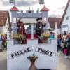 Nach vier Jahren Pause gab es am Samstag den 6. Günzer Karnevalszug. Bei fast frühlingshaftem Wetter zogen 350 Teilnehmer - von Kindergartenkindern bis hin zu den Wilden 70-ern - mit liebevoll gestalteten Kostümen und Wagen die Dorfstraße lang. Das Kinderprinzenpaar Paula I. und Timo I. haben von ihrer Burg aus den fast 4.000 Zuschauern zugewinkt. Für die musikalische Unterstützung im Zug sorgten die Westerheimer Musikanten und die Laub'ner Blasmusik.
 
Fotos: Thomas Weigert
 
 
 
