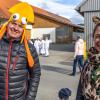 Nach vier Jahren Pause gab es am Samstag den 6. Günzer Karnevalszug. Bei fast frühlingshaftem Wetter zogen 350 Teilnehmer - von Kindergartenkindern bis hin zu den Wilden 70-ern - mit liebevoll gestalteten Kostümen und Wagen die Dorfstraße lang. Das Kinderprinzenpaar Paula I. und Timo I. haben von ihrer Burg aus den fast 4.000 Zuschauern zugewinkt. Für die musikalische Unterstützung im Zug sorgten die Westerheimer Musikanten und die Laub'ner Blasmusik.
 
Fotos: Thomas Weigert
 
 
 