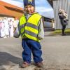 Nach vier Jahren Pause gab es am Samstag den 6. Günzer Karnevalszug. Bei fast frühlingshaftem Wetter zogen 350 Teilnehmer - von Kindergartenkindern bis hin zu den Wilden 70-ern - mit liebevoll gestalteten Kostümen und Wagen die Dorfstraße lang. Das Kinderprinzenpaar Paula I. und Timo I. haben von ihrer Burg aus den fast 4.000 Zuschauern zugewinkt. Für die musikalische Unterstützung im Zug sorgten die Westerheimer Musikanten und die Laub'ner Blasmusik.
 
Fotos: Thomas Weigert
 
 
 