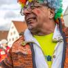 Nach vier Jahren Pause gab es am Samstag den 6. Günzer Karnevalszug. Bei fast frühlingshaftem Wetter zogen 350 Teilnehmer - von Kindergartenkindern bis hin zu den Wilden 70-ern - mit liebevoll gestalteten Kostümen und Wagen die Dorfstraße lang. Das Kinderprinzenpaar Paula I. und Timo I. haben von ihrer Burg aus den fast 4.000 Zuschauern zugewinkt. Für die musikalische Unterstützung im Zug sorgten die Westerheimer Musikanten und die Laub'ner Blasmusik.
 
Fotos: Thomas Weigert
 
 
 