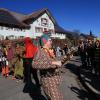 Auch im Oberstaufener Ortsteil Thalkirchdorf wurde - zwar eher klein, aber durchaus fein - Fasching gefeiert. Bei schönstem Frühlingswetter sahen sich am Dienstagnachmittag viele Besucher den Faschingsumzug an, bei dem Hexen, Bienen und kreative Faschingswagen für gute Laune sorgten.
 
 
Fotos: Christian Bischoff