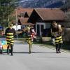 Auch im Oberstaufener Ortsteil Thalkirchdorf wurde - zwar eher klein, aber durchaus fein - Fasching gefeiert. Bei schönstem Frühlingswetter sahen sich am Dienstagnachmittag viele Besucher den Faschingsumzug an, bei dem Hexen, Bienen und kreative Faschingswagen für gute Laune sorgten.
 
 
Fotos: Christian Bischoff