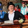 Auch im Oberstaufener Ortsteil Thalkirchdorf wurde - zwar eher klein, aber durchaus fein - Fasching gefeiert. Bei schönstem Frühlingswetter sahen sich am Dienstagnachmittag viele Besucher den Faschingsumzug an, bei dem Hexen, Bienen und kreative Faschingswagen für gute Laune sorgten.
 
 
Fotos: Christian Bischoff