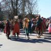 Auch im Oberstaufener Ortsteil Thalkirchdorf wurde - zwar eher klein, aber durchaus fein - Fasching gefeiert. Bei schönstem Frühlingswetter sahen sich am Dienstagnachmittag viele Besucher den Faschingsumzug an, bei dem Hexen, Bienen und kreative Faschingswagen für gute Laune sorgten.
 
 
Fotos: Christian Bischoff