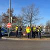 Klimaakivisten der "Letzten Generation" haben am Montagmorgen in Kempten an der A7-Abfahrt zur B19 die Straße blockiert. Es kam nach Angaben der Polizei zu einem erheblichen Rückstau. Mittlerweile hat die Polizei die Blockade aber aufgelöst.