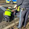 Klimaakivisten der "Letzten Generation" haben am Montagmorgen in Kempten an der A7-Abfahrt zur B19 die Straße blockiert. Es kam nach Angaben der Polizei zu einem erheblichen Rückstau. Mittlerweile hat die Polizei die Blockade aber aufgelöst.